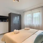 度假居 Dora N Nedeščina