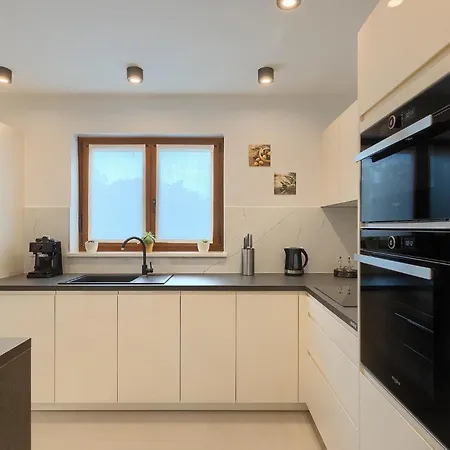 Dora N Nedeščina
