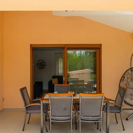 Hébergement de vacances Dora N *
