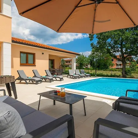 Vakantiehuis Dora N Nedeščina