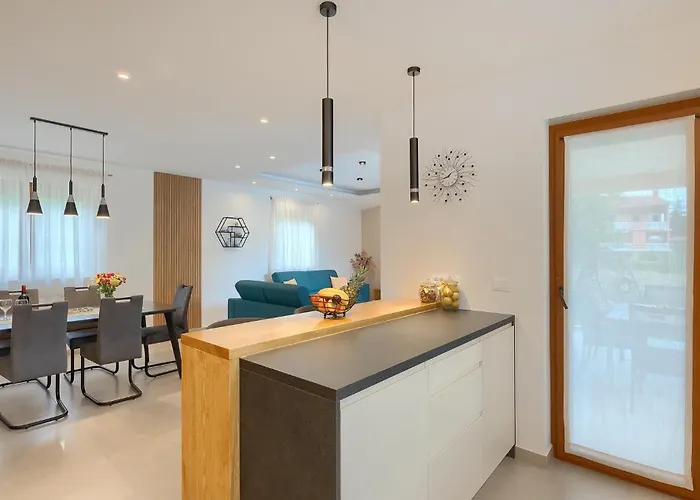 Dora N Holiday home Nedescina
