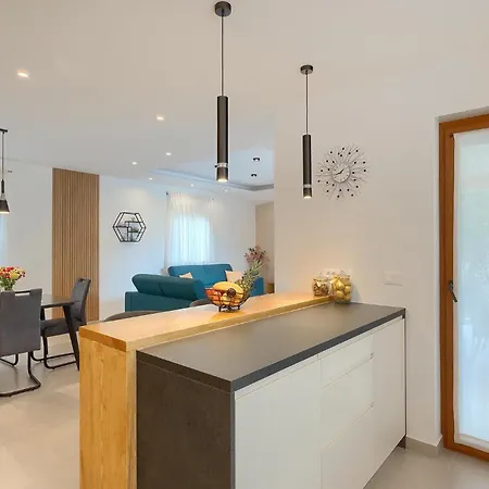 Dora N 度假居 Nedeščina